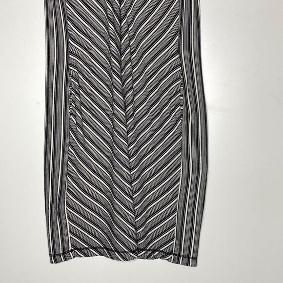 T by Talbots Chevron Stretch V-Neck Side Pocket Dress Women's Size Medium - Picture 5 of 8